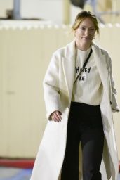 Olivia Wilde - Leaving a Restaurant in Santa Monica 04/01/2023