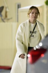 Olivia Wilde - Leaving a Restaurant in Santa Monica 04/01/2023
