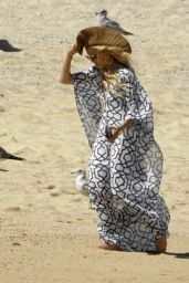 Rachel Zoe - Out at the Beach in Tulum 04/07/2023