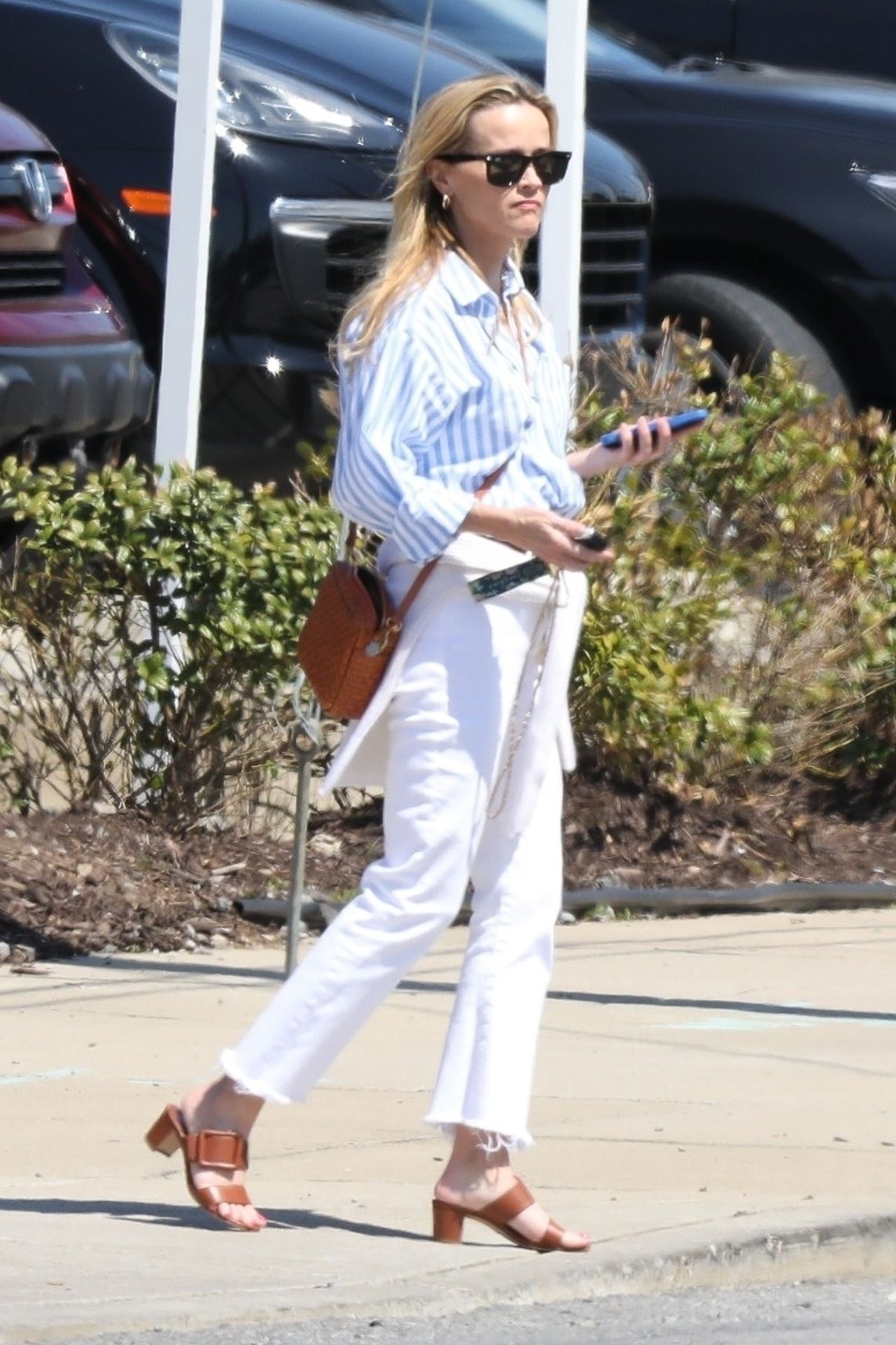 Reese Witherspoon Street Style - Nashville 04/05/2023 • CelebMafia