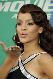 Rihanna - 2006 MTV Movie Awards