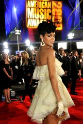 Rihanna - 2008 American Music Awards • CelebMafia