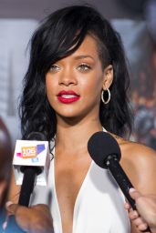 Rihanna - "Battleship" Premiere in Los Angeles 05/10/2012