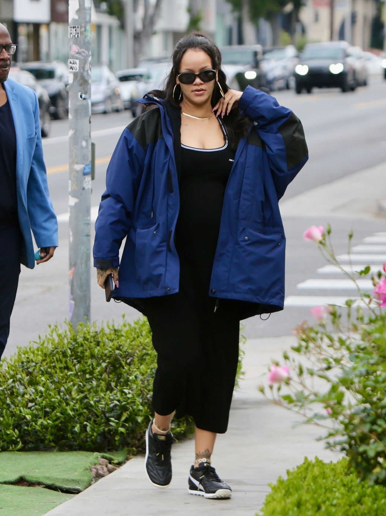 Rihanna goes shopping in Beverly Hills, California (March 21, 2023