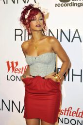 Rihanna - Westfield Christmas Lights Switch ON in London 11/04/2010