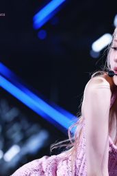 Rosé (Blackpink) at Coachella 2023 Main Stage 04/22/2023 (more photos)