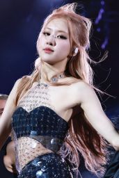 Rosé (Blackpink) at Coachella 2023 Main Stage 04/22/2023 (more photos)