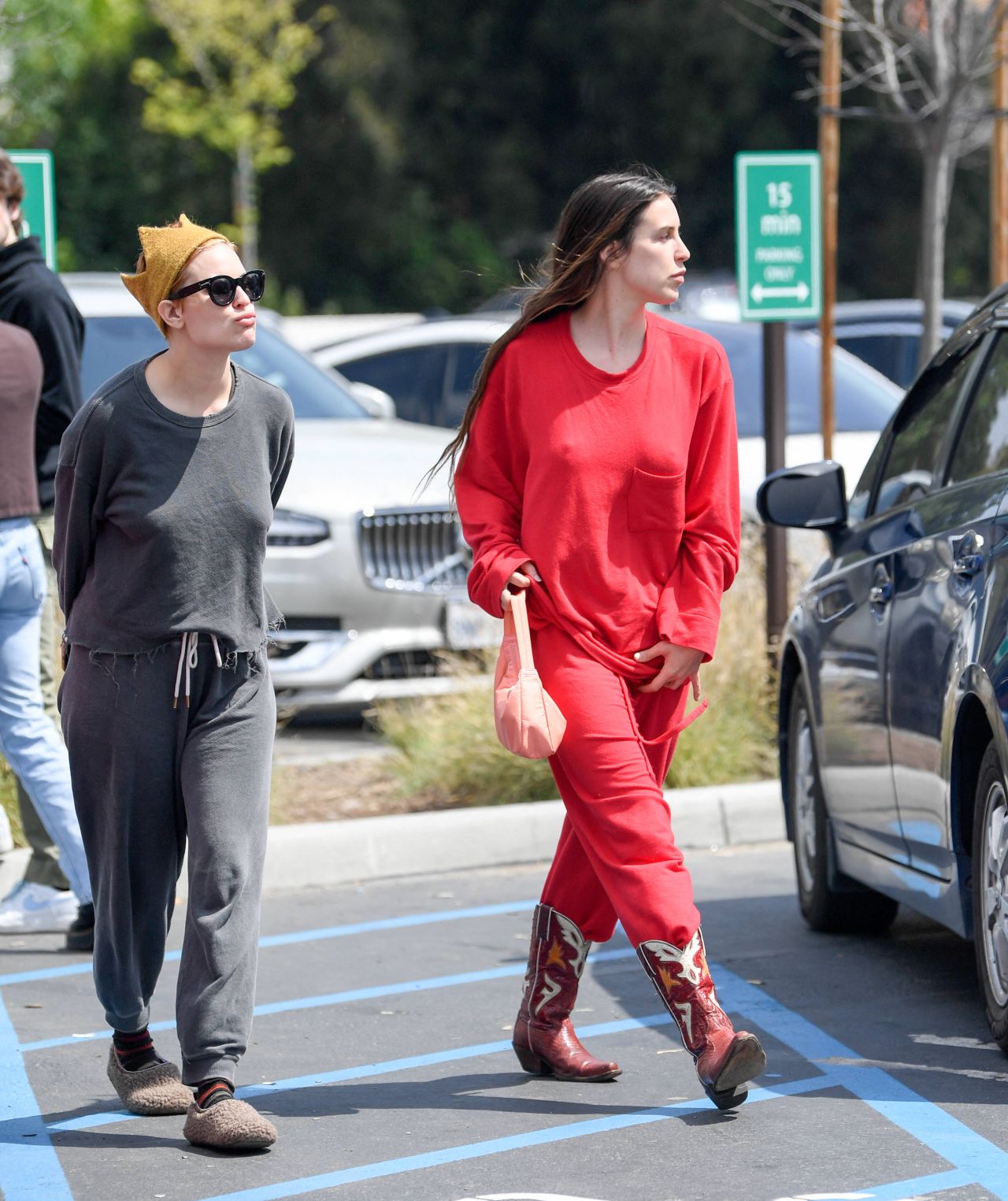Tallulah Willis and Scout Willis - Out in Los Angeles 04/18/2023 ...