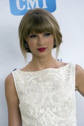 Taylor Swift - Canadian Country Music Association Awards 2012