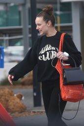 Abbie Chatfield - Arriving at Perth Airport 05/11/2023