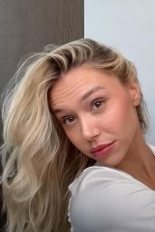 Alexis Ren 05/25/2023