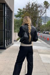 Alexis Ren 05/25/2023