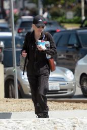 Anna Faris - Out in Los Angeles 05/16/2023