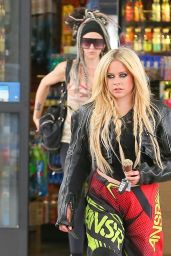 Avril Lavigne at a Gas Station in Malibu 05/28/2023 • CelebMafia