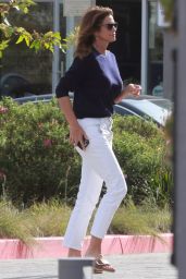 Cindy Crawford - Grocery Shopping at Whole Foods in Malibu 05/09/2023