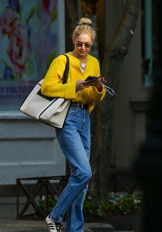 Gigi Hadid - Out in New York 05/10/2023
