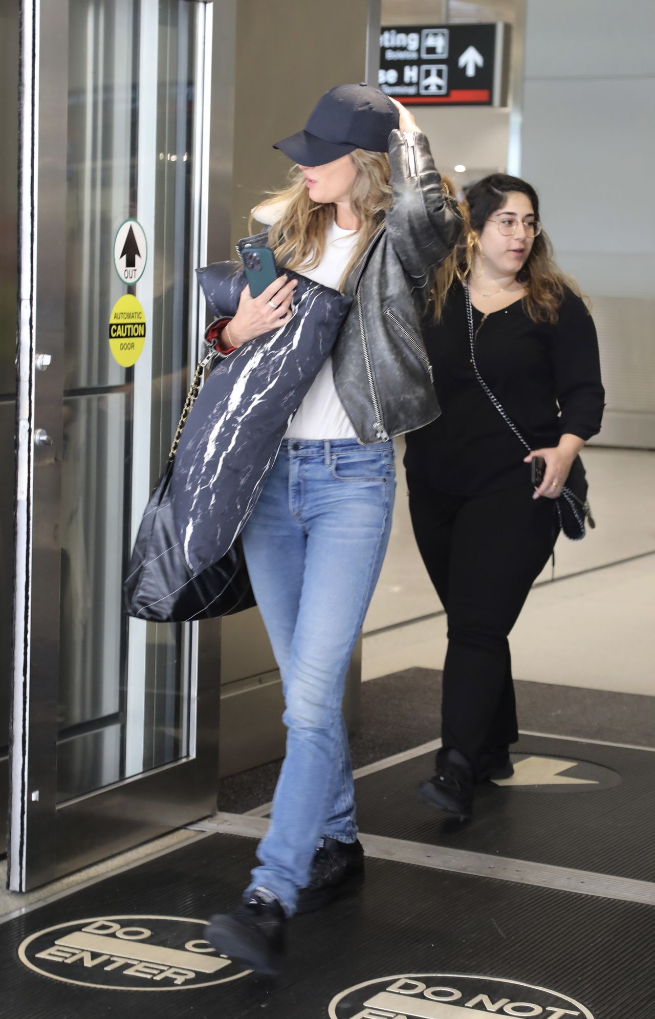 Gisele Bundchen at Miami International Airport 10/25/2023 • CelebMafia