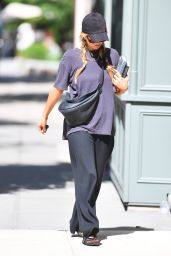 Jennifer Lawrence Street Style - New York 05/27/2023