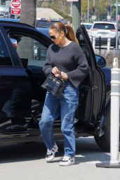 Jennifer Lopez - Westfield Mall in Beverly Hills 05/13/2023