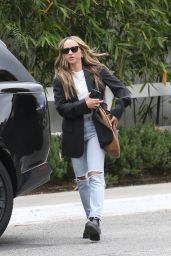 Jennifer Meyer at San Vicente Bungalows in West Hollywood 05/02/2023