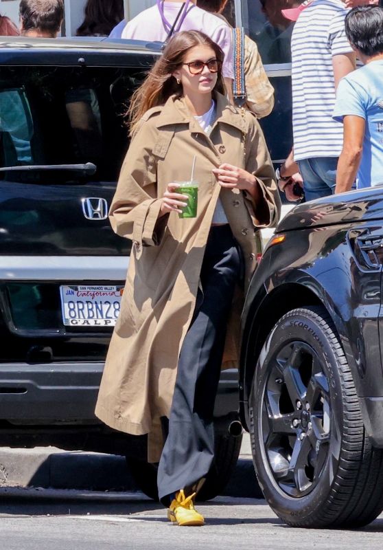 Kaia Gerber Wears a Huge Tan Trench Coat in Los Feliz 05/06/2023