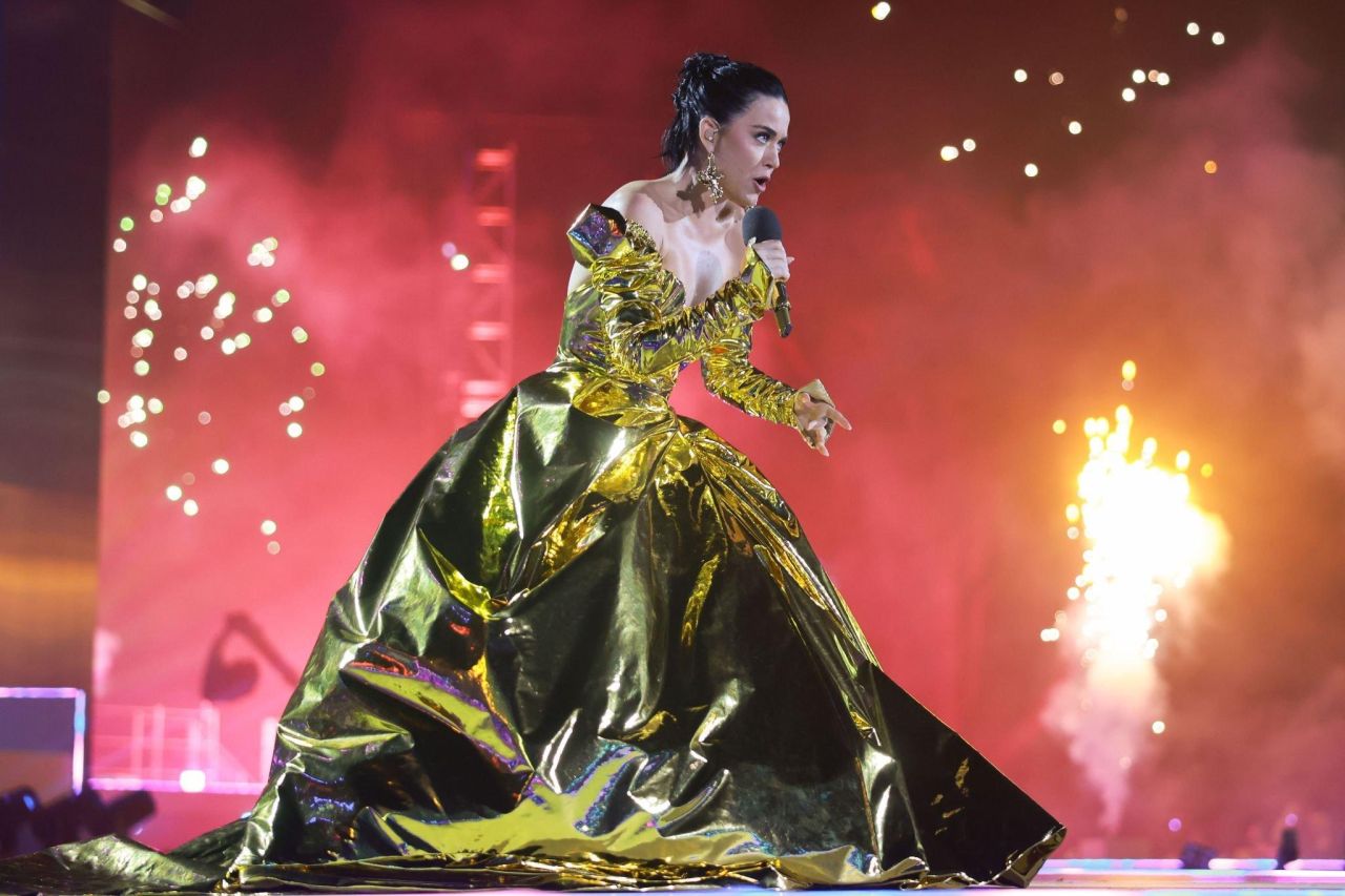 Katy Perry - Coronation Concert in Windsor 05/07/2023 • CelebMafia