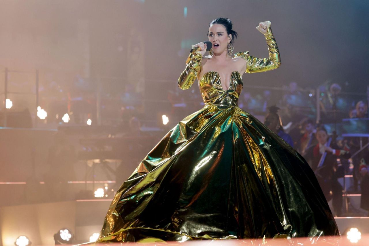 Katy Perry - Coronation Concert in Windsor 05/07/2023 • CelebMafia