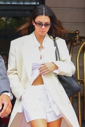 Kendall Jenner - Arrives at a Hotel to Get Ready for the Met Gala 05/01/2023