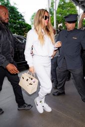 Khloe Kardashian – Arrive at the Hotel in NYC 05/15/2023