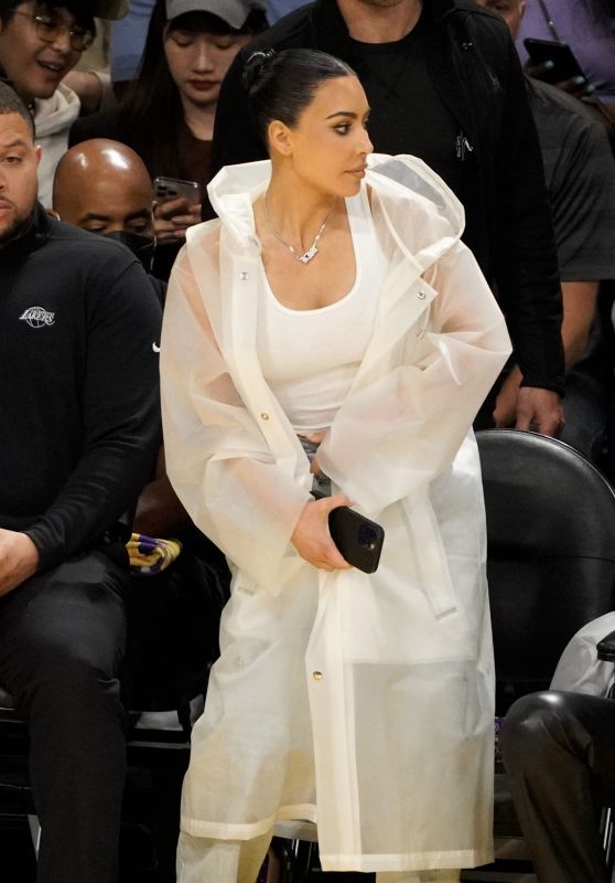 Kim Kardashian – LA Lakers vs The Golden State Warriors at Crypto.com Arena in Los Angeles 05/06/2023
