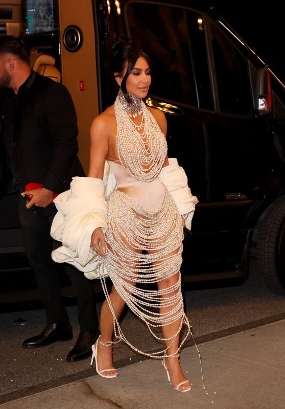 Kim Kardashian – Returns to Her Hotel After Attending the 2023 Met Gala 05/01/2023