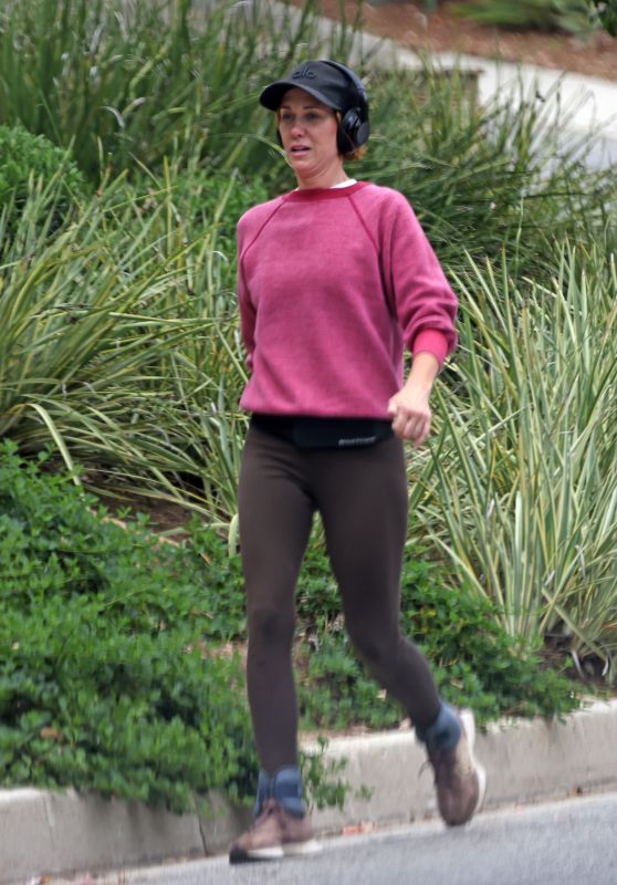 Kristen Wiig in Casual Outfit in Pasadena 05/10/2023