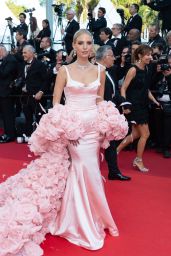 Leonie Hanne – “Asteroid City” Red Carpet at Cannes Film Festival 05/23/2023