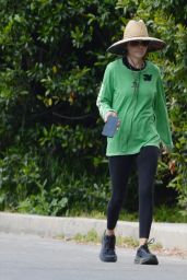 Lisa Rinna - Out For a Hike in LA 05/11/2023