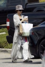 Lisa Rinna - Out in Los Angeles 05/21/2023
