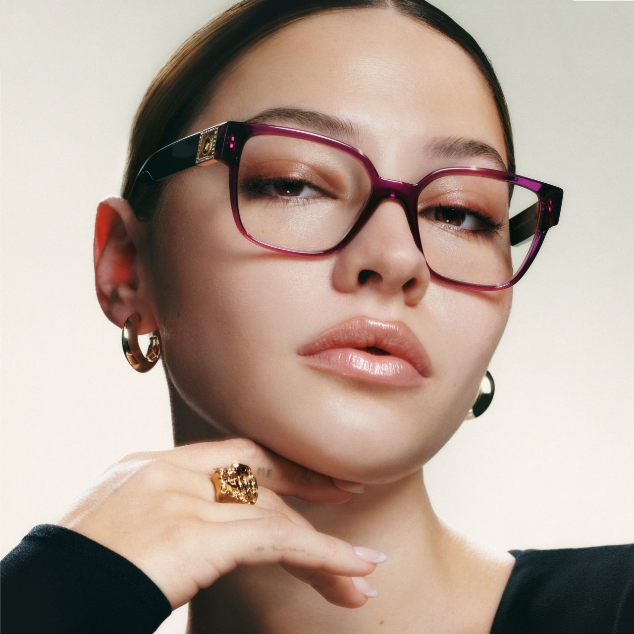 madelyn-cline-versace-eyewear-spring-summer-2023-campaign-celebmafia