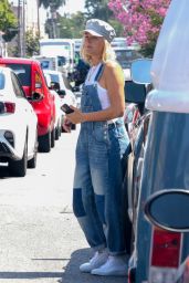 Malin Akerman Street Style - Los Angeles 05/08/2023