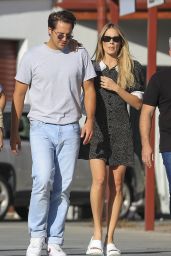 Margot Robbie With Her Husband Tom Ackerley - Byron Bay 05/13/2023