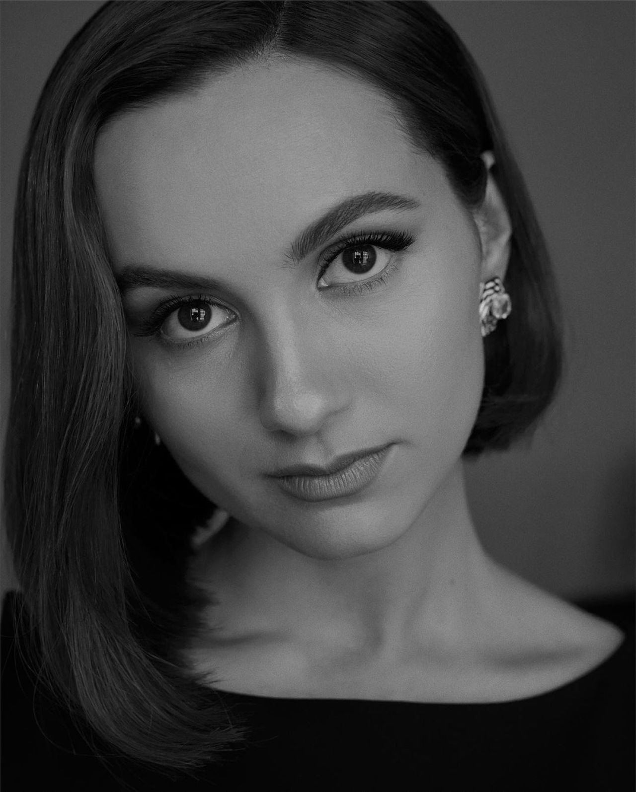 stunning females — MAUDE APATOW for The 2023 Met Gala, photographed