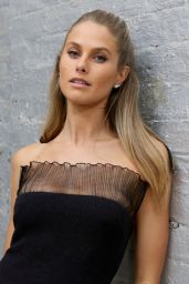 Natalie Roser at Fashion Week 2023 in Sydney 05/15/2023