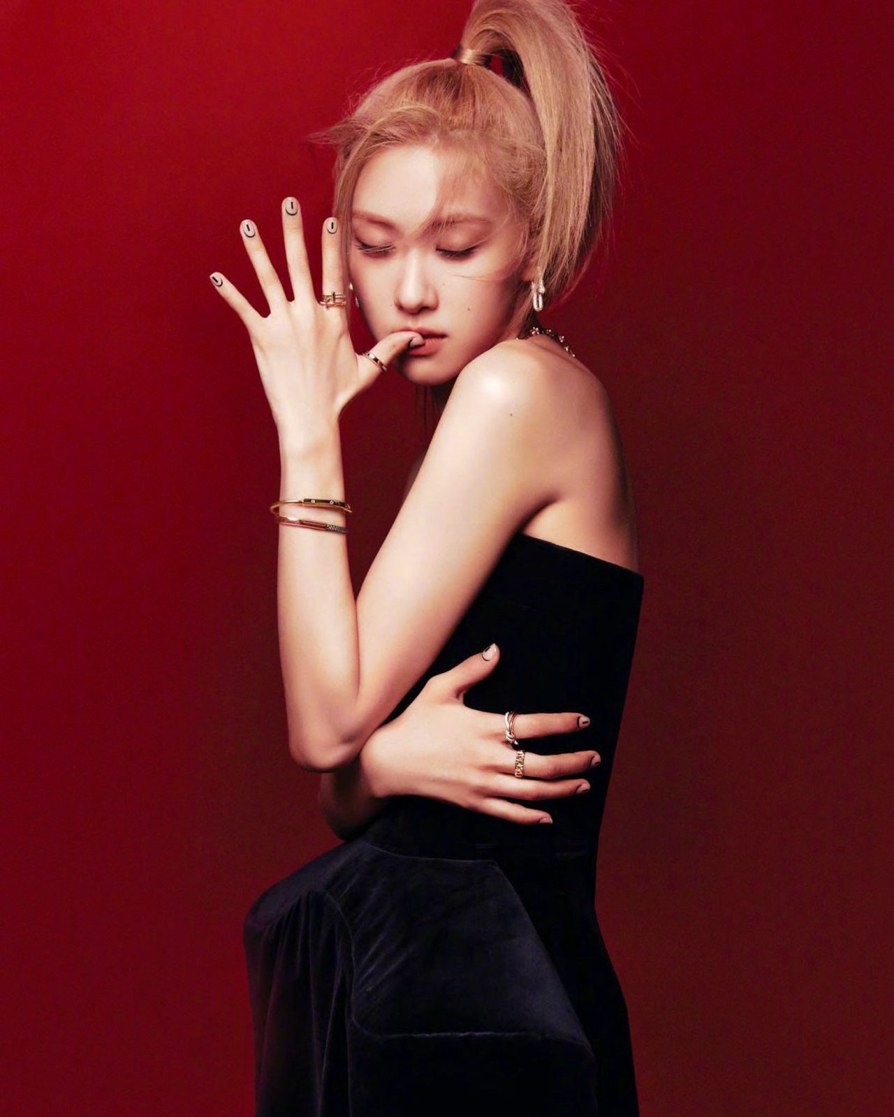 Rosé (Blackpink's) - Photo Shoot for ELLE Magazine Korea June 2023 ...