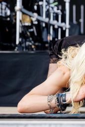 Taylor Momsen - Performing at "Sonic Temple Art & Music Festival 2023" in Columbus