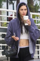 Amelia Hamlin - Goes on a Starbucks Run in Studio City 06/10/2023