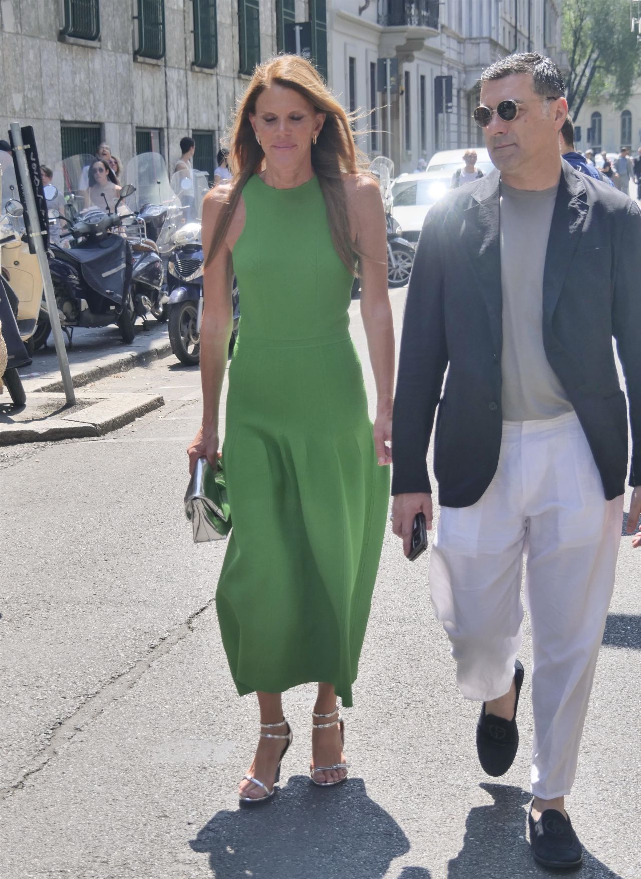 Anna Dello Russo - Arrives at the Giorgio Armani Fashion Show in Milan ...