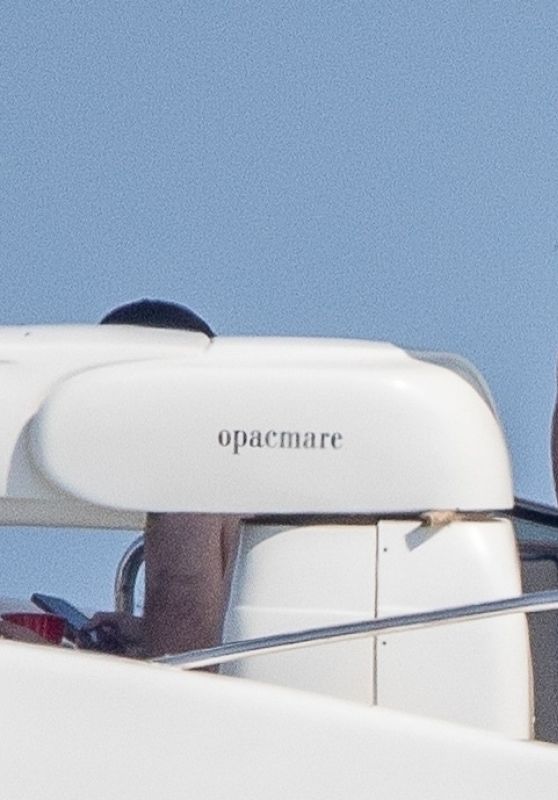 Britney Spears at a Yacht in Cabo San Lucas 06/20/2023 • CelebMafia