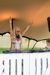 Denise Van Outen - DJing at the VIP area of Mighty Hoopla Festival in London 06/04/2023