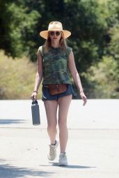 Elizabeth Olsen - Hike in Los Angeles 06/25/2023