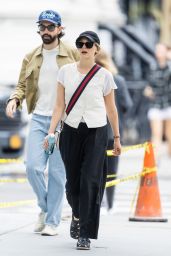 Elizabeth Olsen Street Style - New York 06/12/2023