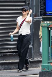 Elizabeth Olsen Street Style - New York 06/12/2023