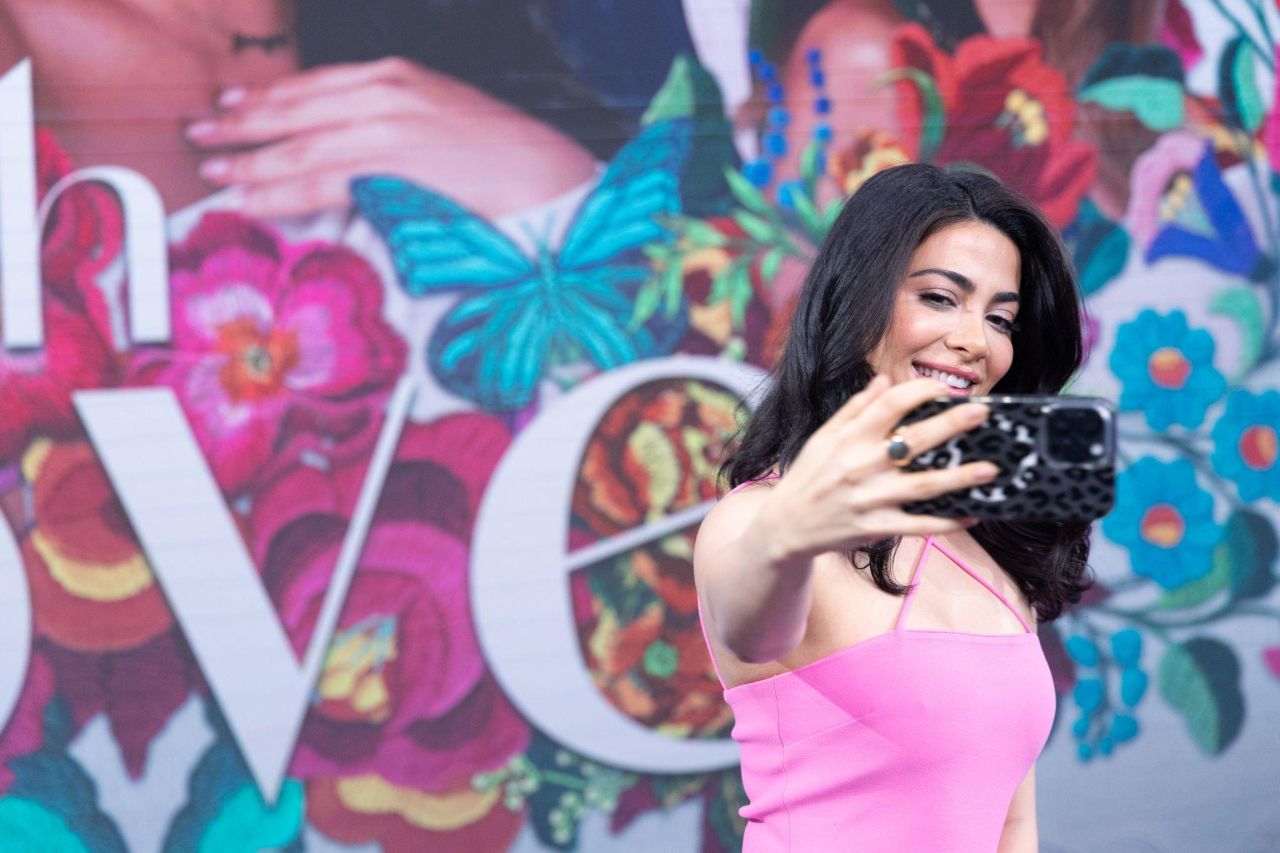 Emeraude Toubia - "Despierta America" to Promote "With Love" at